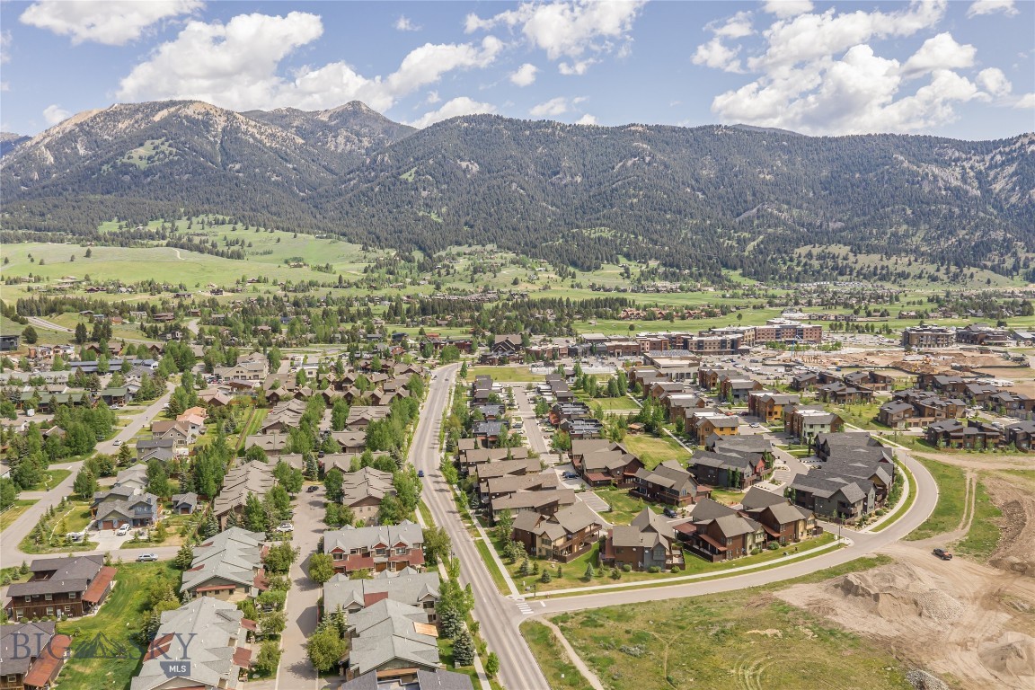 Essentia Condo - Residential