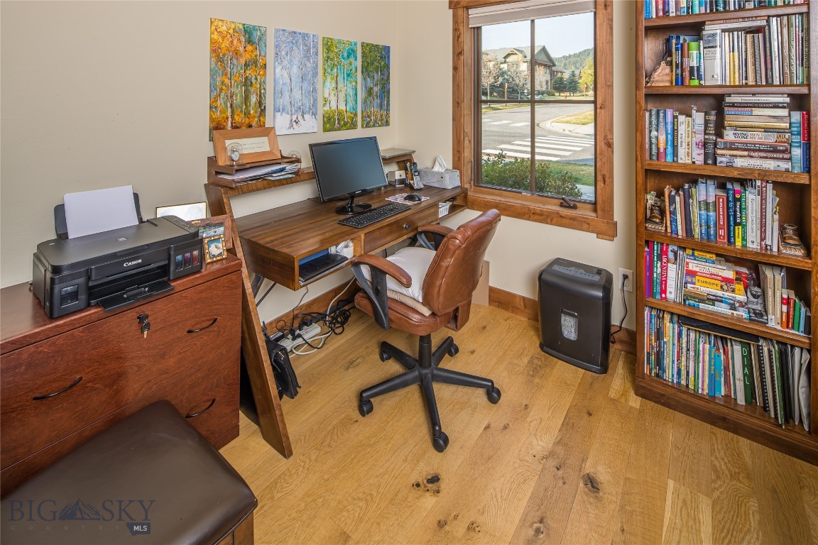 Essentia Condo - Residential