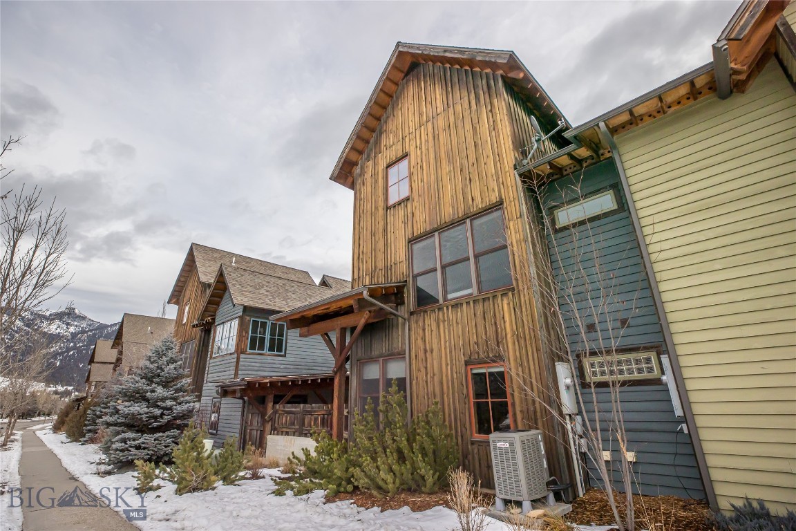 Essentia Condo - Residential