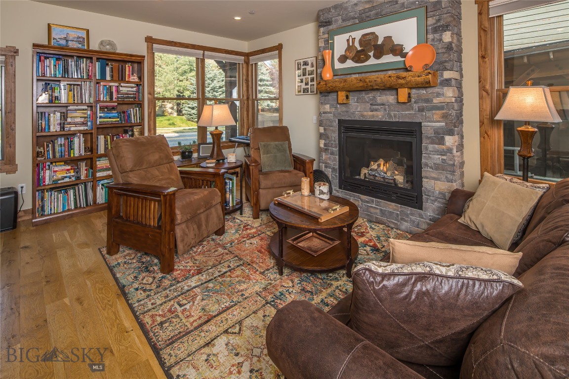 Essentia Condo - Residential