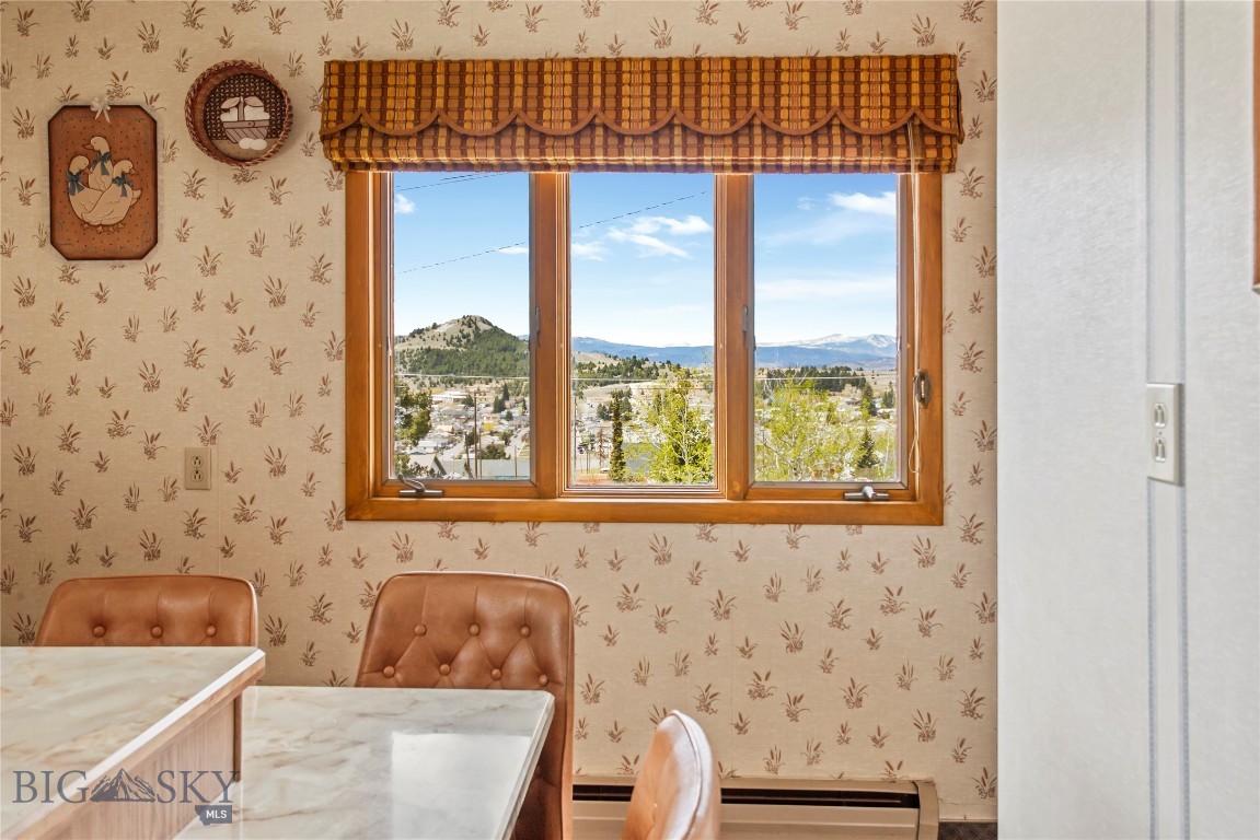 Butte, Montana 59701, United States, 2 Bedrooms Bedrooms, ,2 BathroomsBathrooms,Residential,Contingent,55912