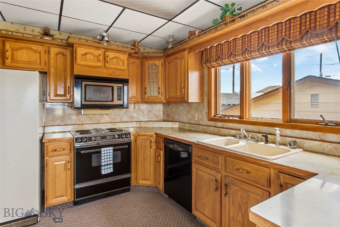 Butte, Montana 59701, United States, 2 Bedrooms Bedrooms, ,2 BathroomsBathrooms,Residential,Contingent,55912