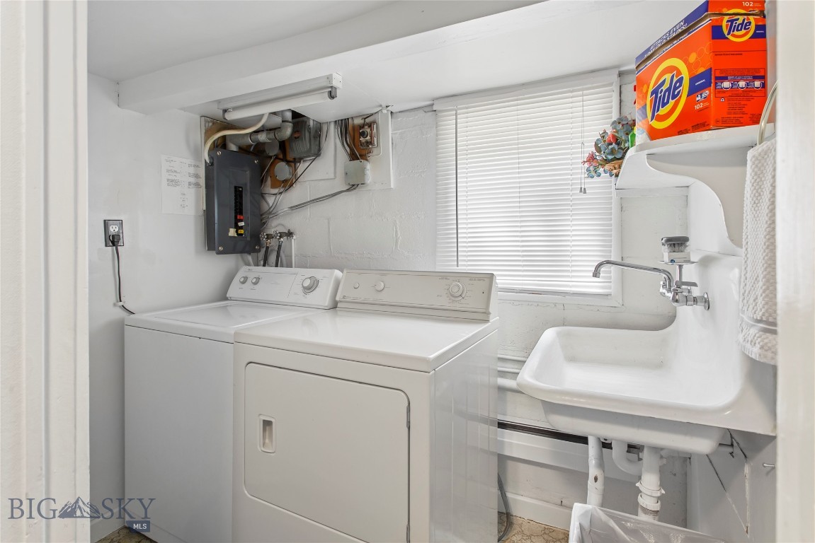 Butte, Montana 59701, United States, 2 Bedrooms Bedrooms, ,2 BathroomsBathrooms,Residential,Contingent,55912