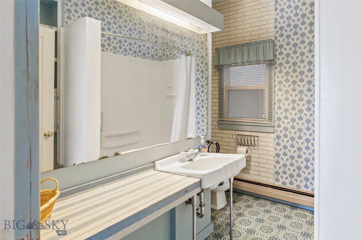 Butte, Montana 59701, United States, 2 Bedrooms Bedrooms, ,2 BathroomsBathrooms,Residential,Contingent,55912