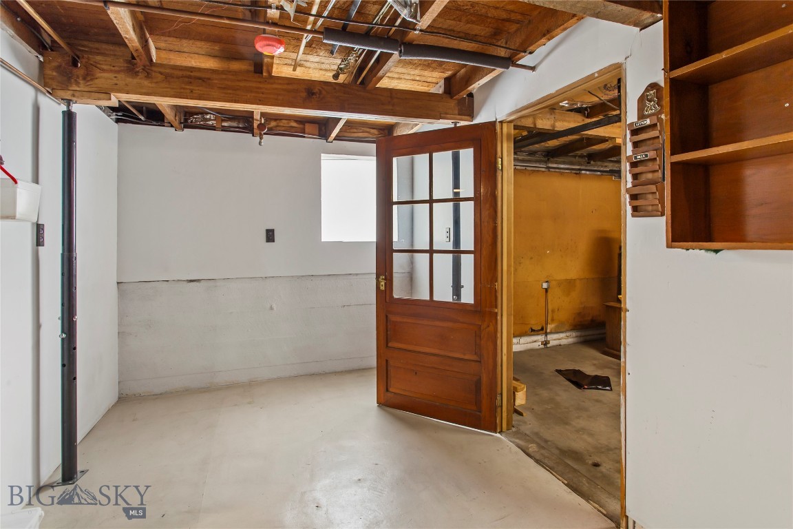 Butte, Montana 59701, United States, 2 Bedrooms Bedrooms, ,2 BathroomsBathrooms,Residential,Contingent,55912