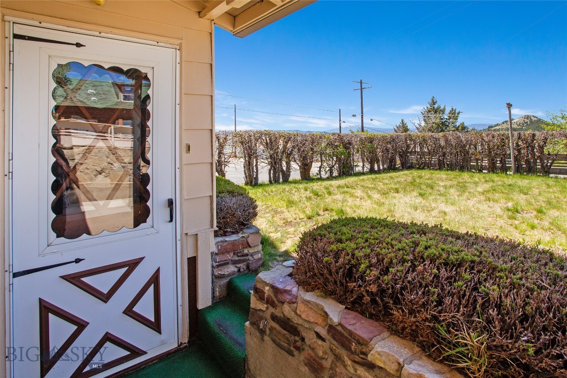 Butte, Montana 59701, United States, 2 Bedrooms Bedrooms, ,2 BathroomsBathrooms,Residential,Contingent,55912