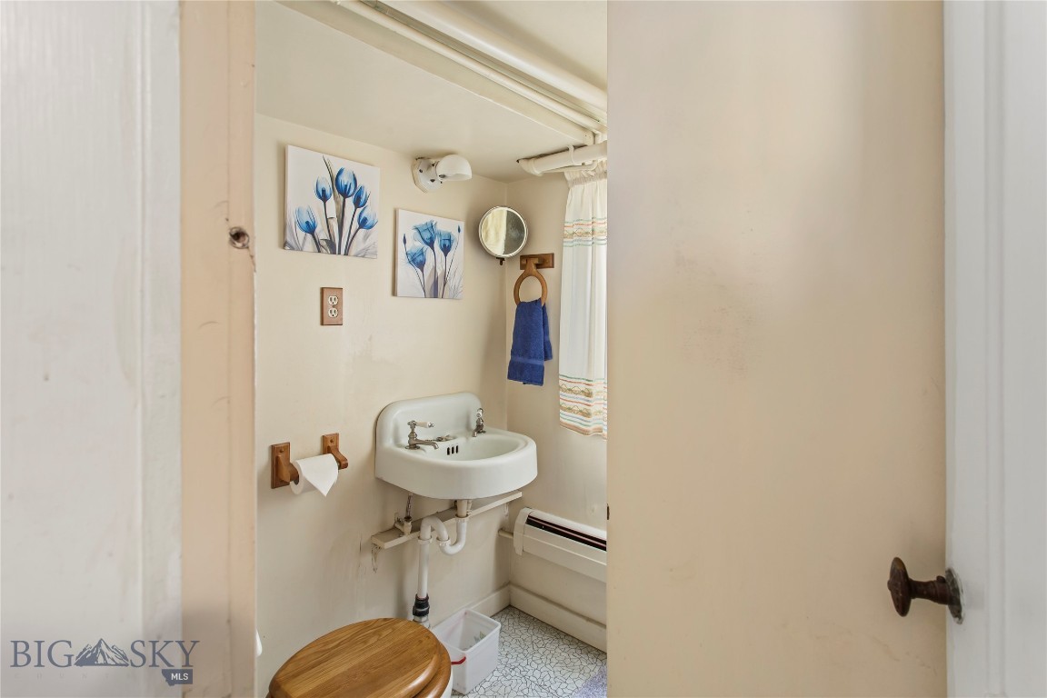 Butte, Montana 59701, United States, 2 Bedrooms Bedrooms, ,2 BathroomsBathrooms,Residential,Contingent,55912