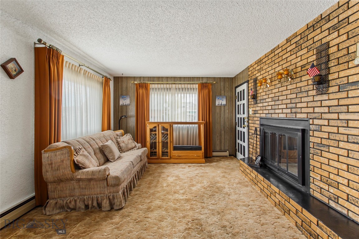 Butte, Montana 59701, United States, 2 Bedrooms Bedrooms, ,2 BathroomsBathrooms,Residential,Contingent,55912