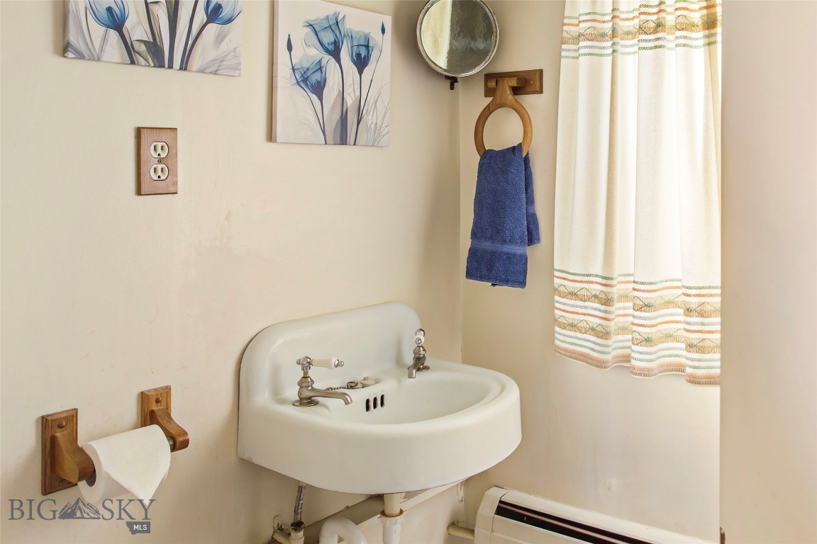 Butte, Montana 59701, United States, 2 Bedrooms Bedrooms, ,2 BathroomsBathrooms,Residential,Contingent,55912