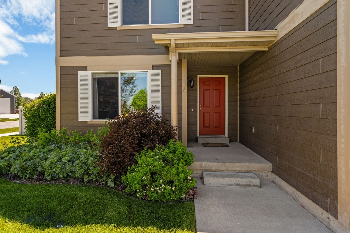 16 Elise Way