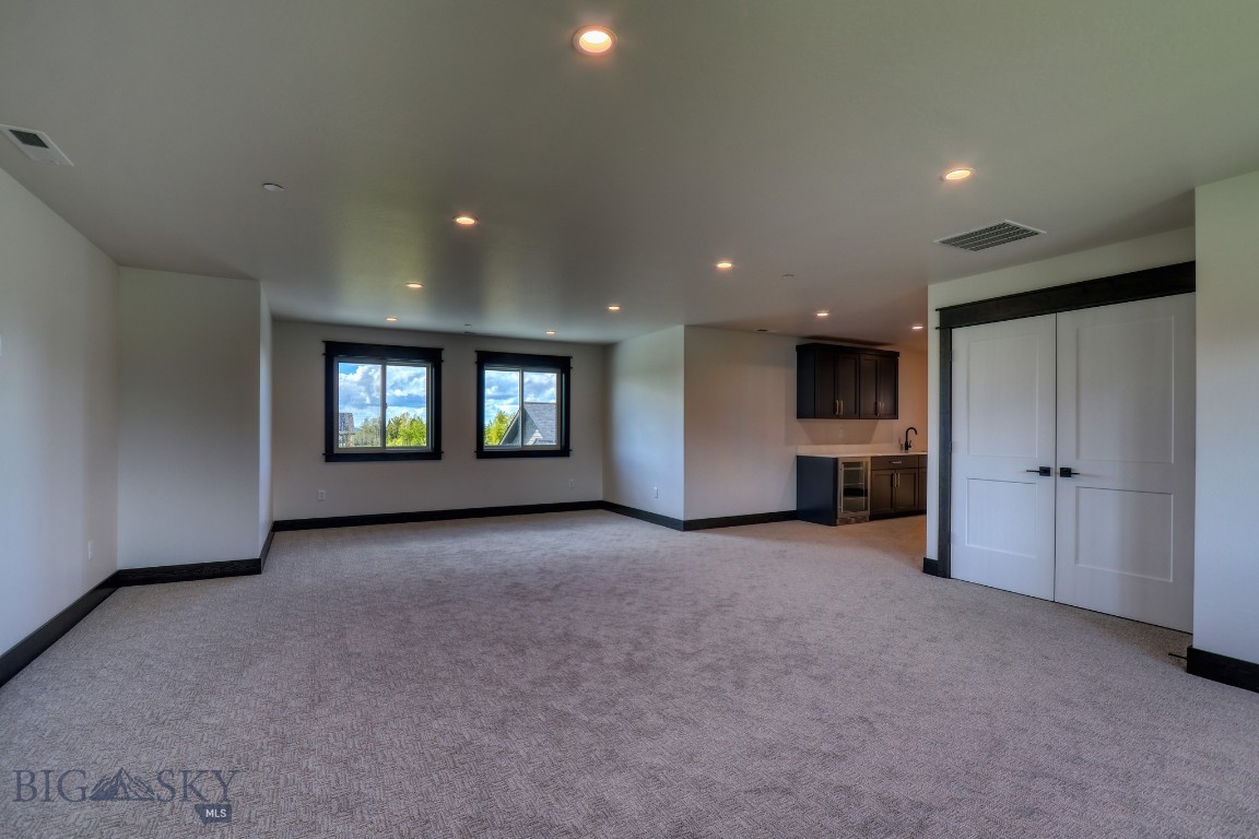 Home 40 - Residential