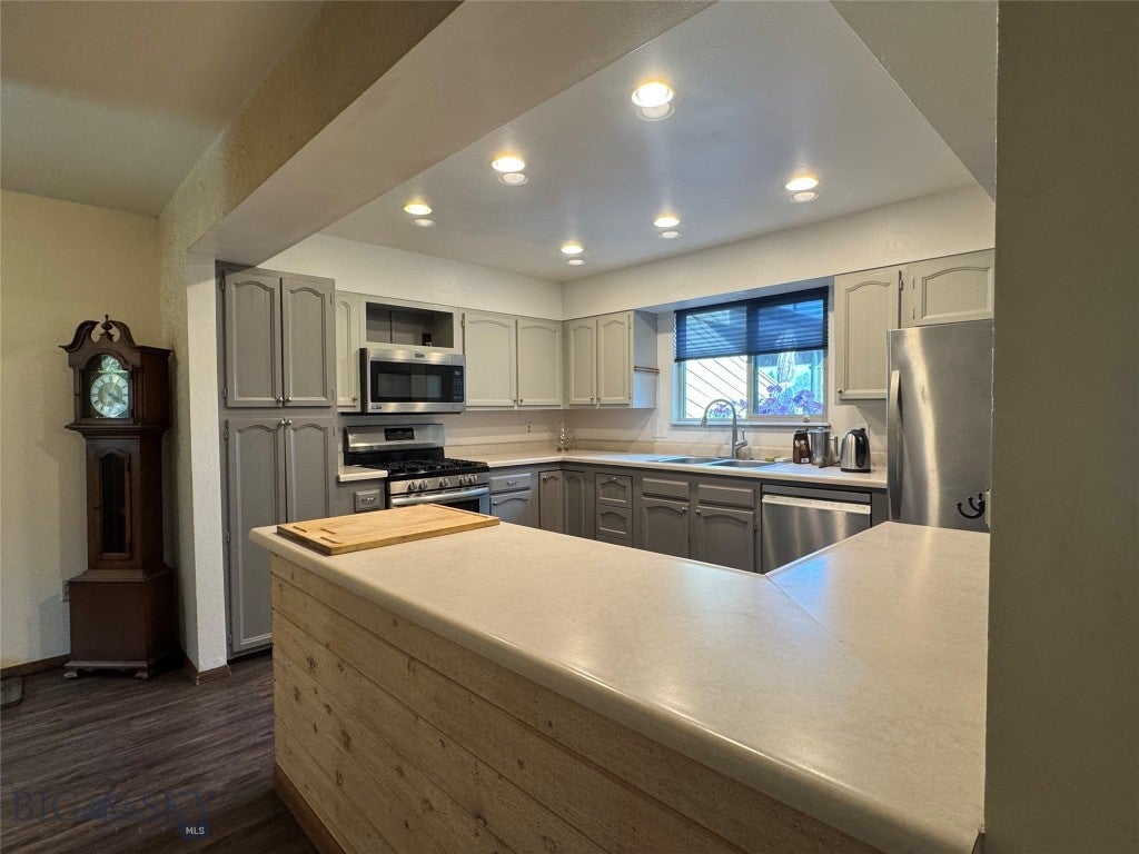 10 Gallatin Drive C