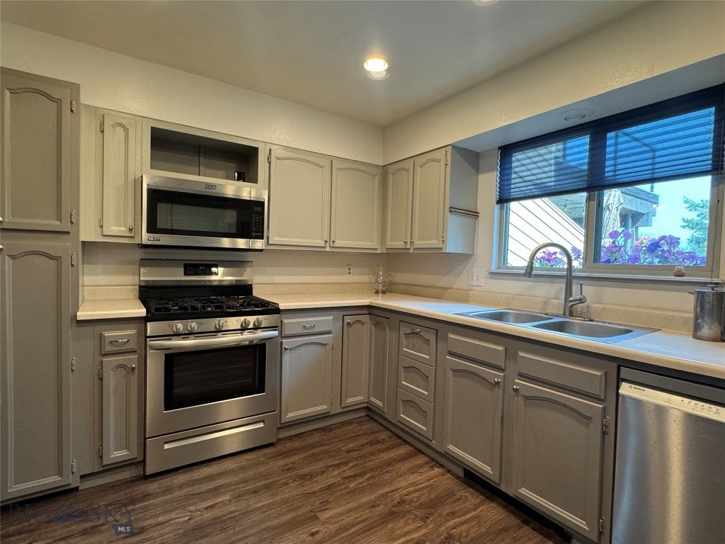 10 Gallatin Drive C