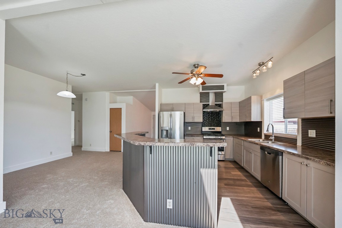 River Rock and Royal Village - Residential