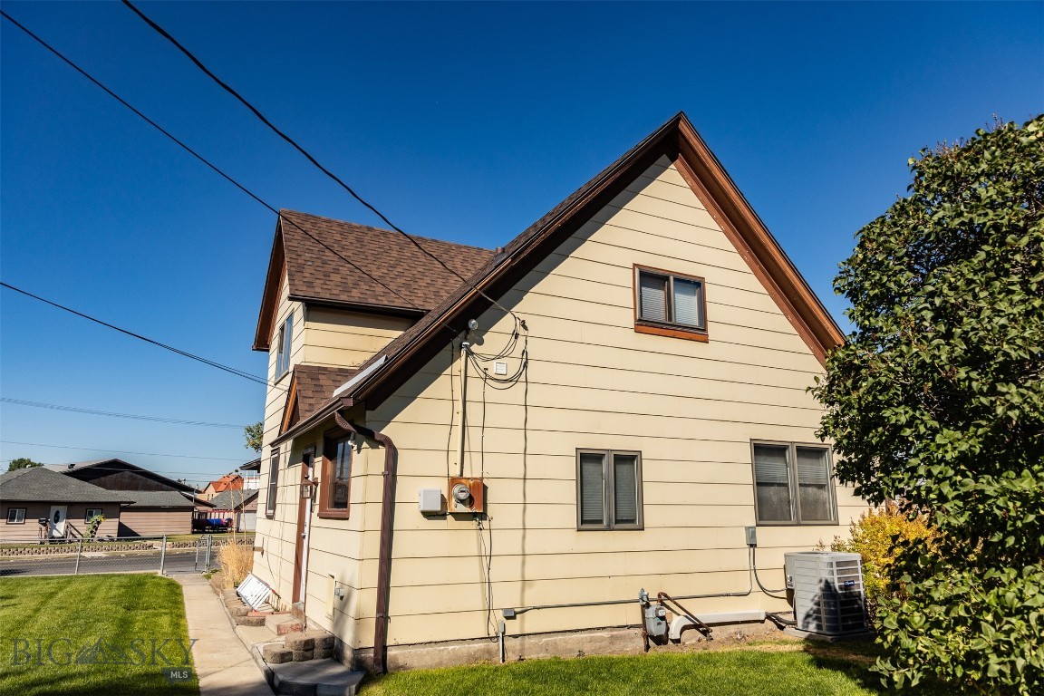 Butte, Montana 59701, United States, 4 Bedrooms Bedrooms, ,2 BathroomsBathrooms,Residential,Contingent,41510