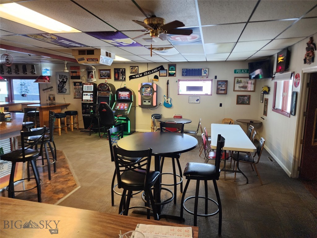15940 Hwy Us-2
