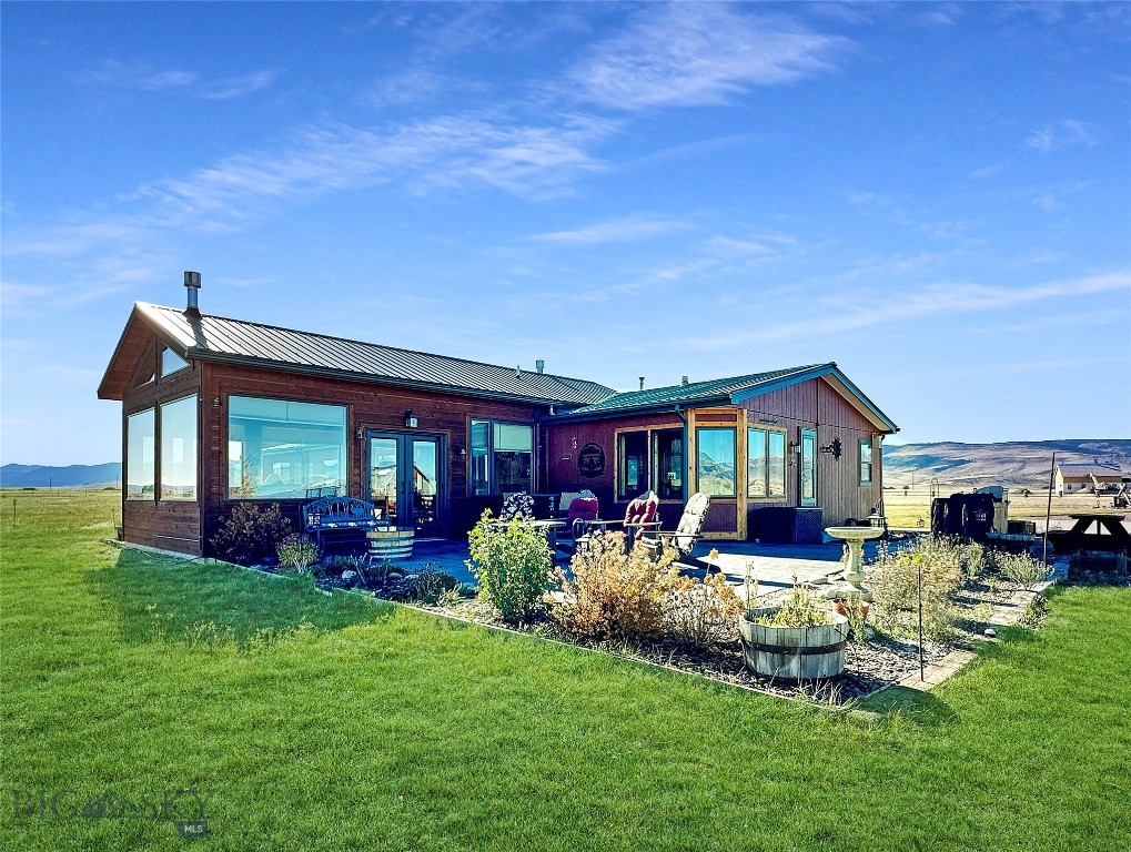 37 Staggers Lane South