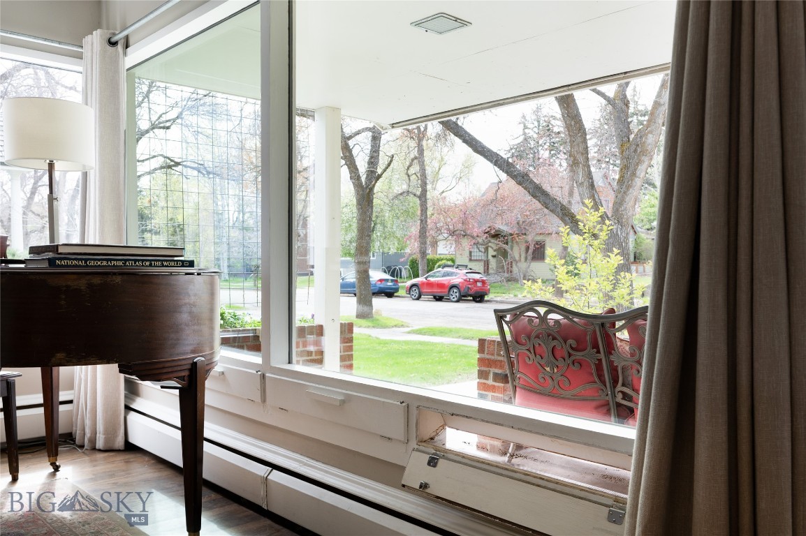 419 W Harrison