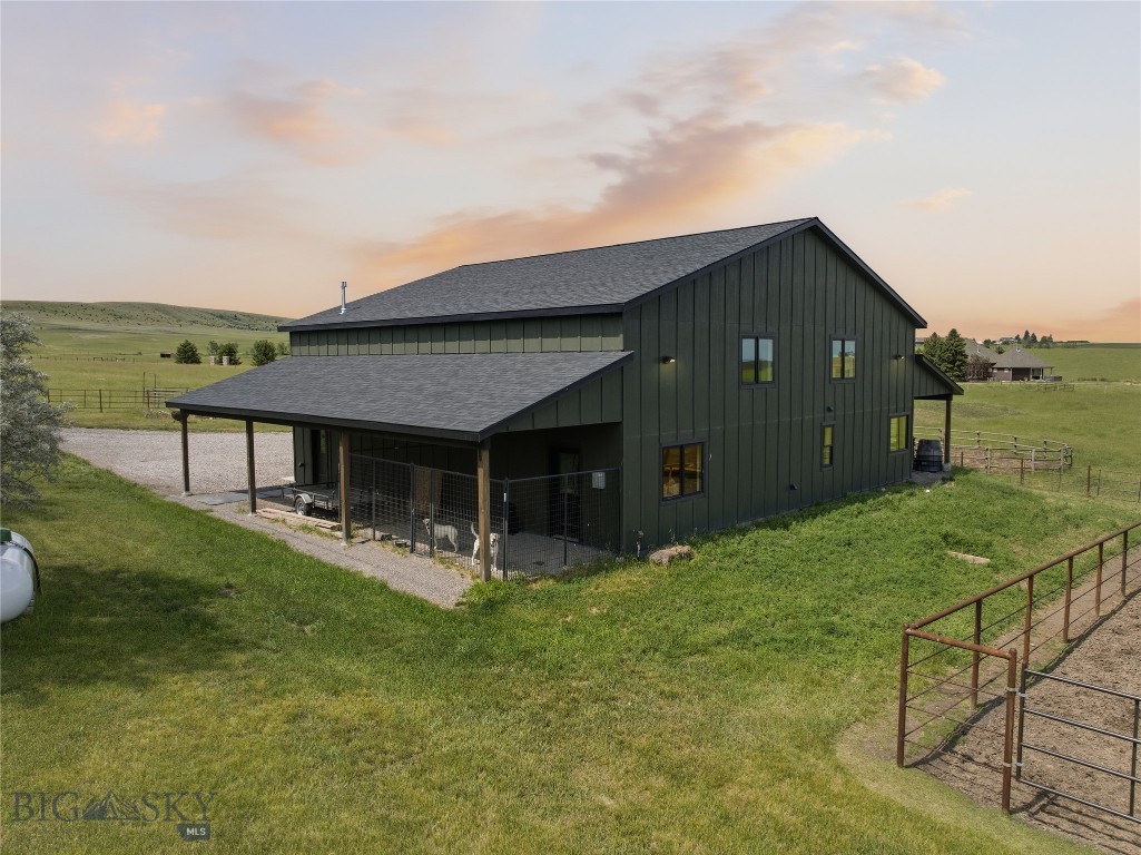 977 Trailcrest Drive