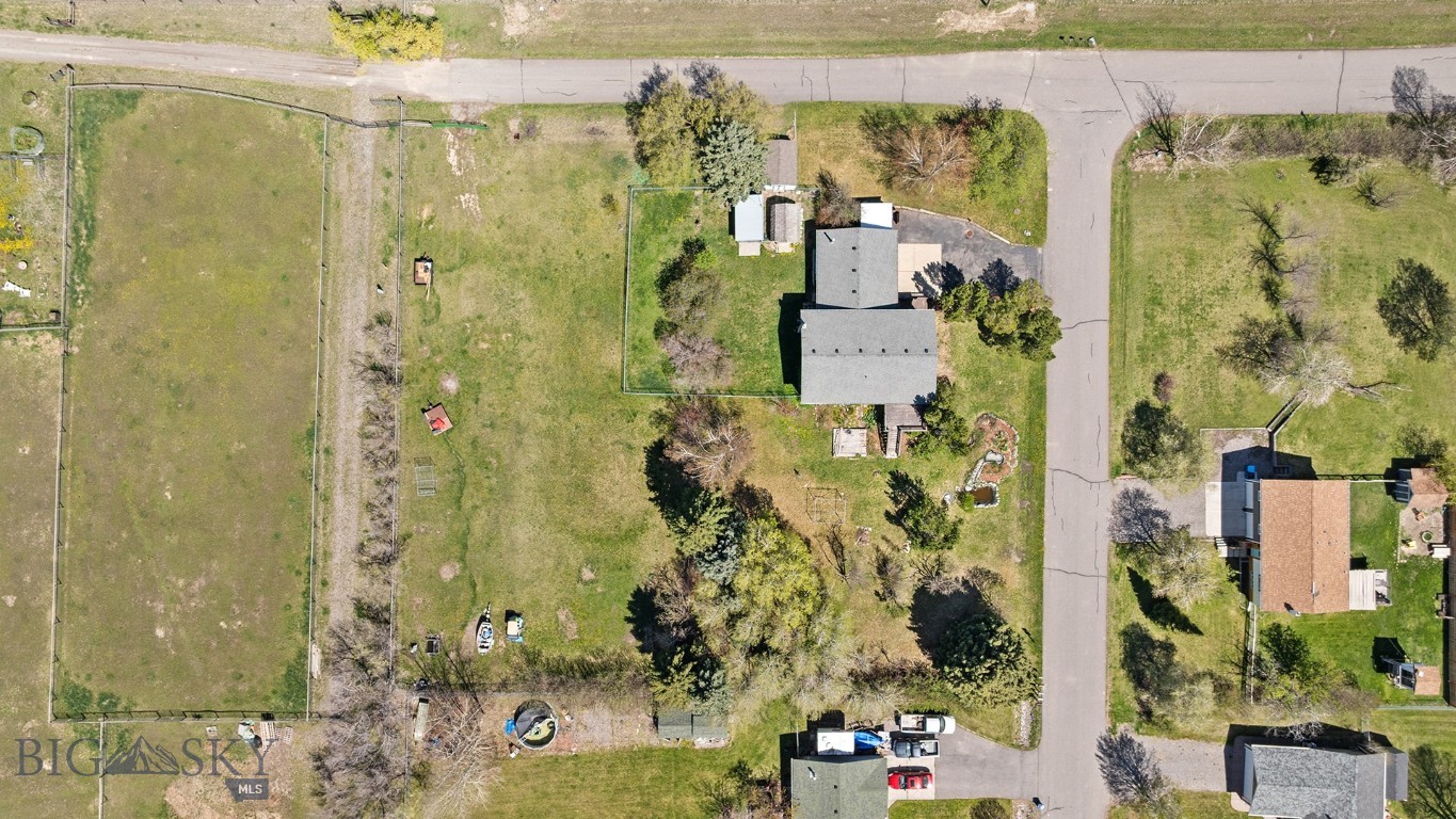 3450 W Hollyhock Drive