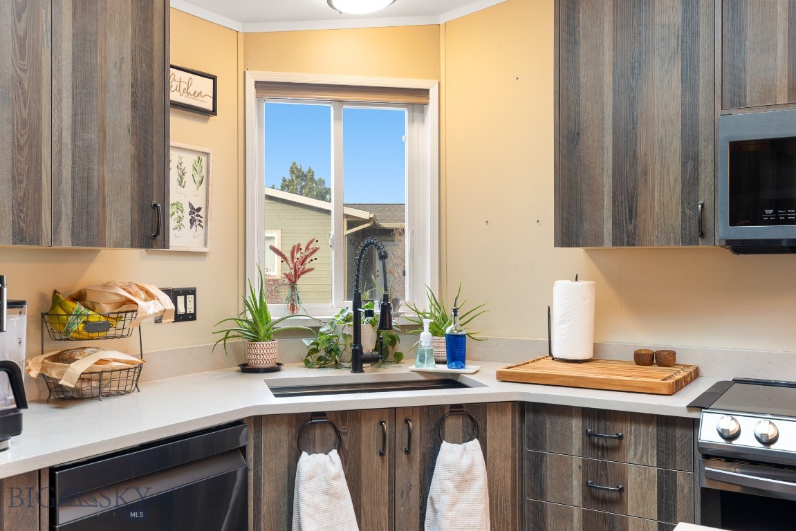 Gallatin Valley Homesteads - Residential