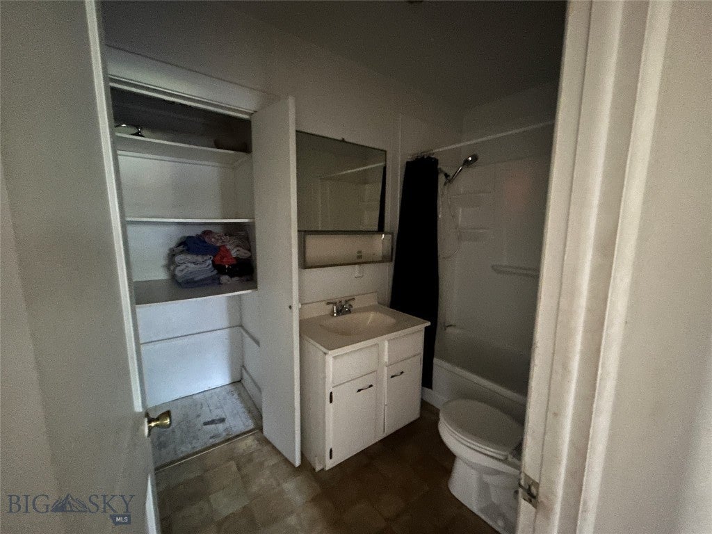 1427 W Crawford