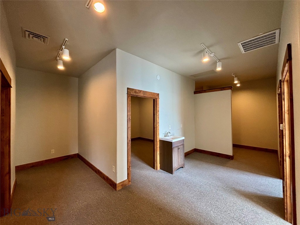 Stoneridge - Commercial Lease