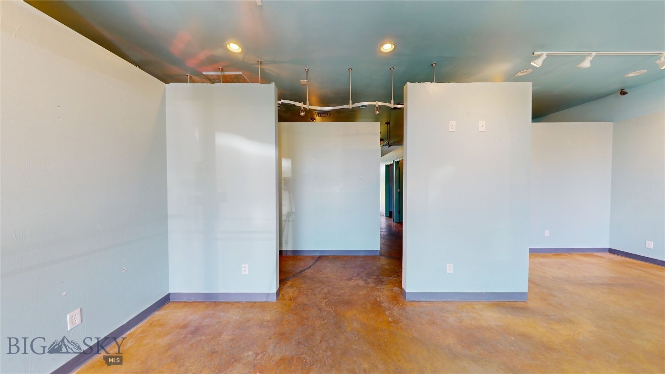 Stoneridge - Commercial Lease