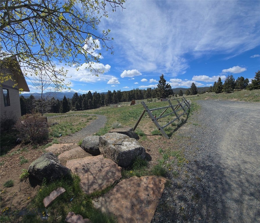 884 Wapiti Mountain