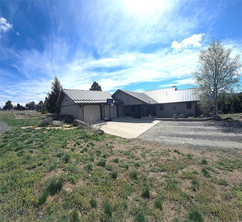 884 Wapiti Mountain