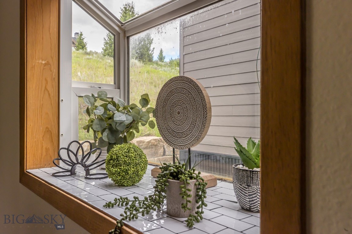 Pine Ridge Condos - Residential