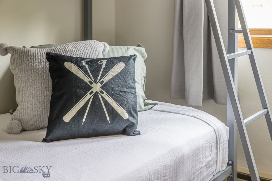 Pine Ridge Condos - Residential