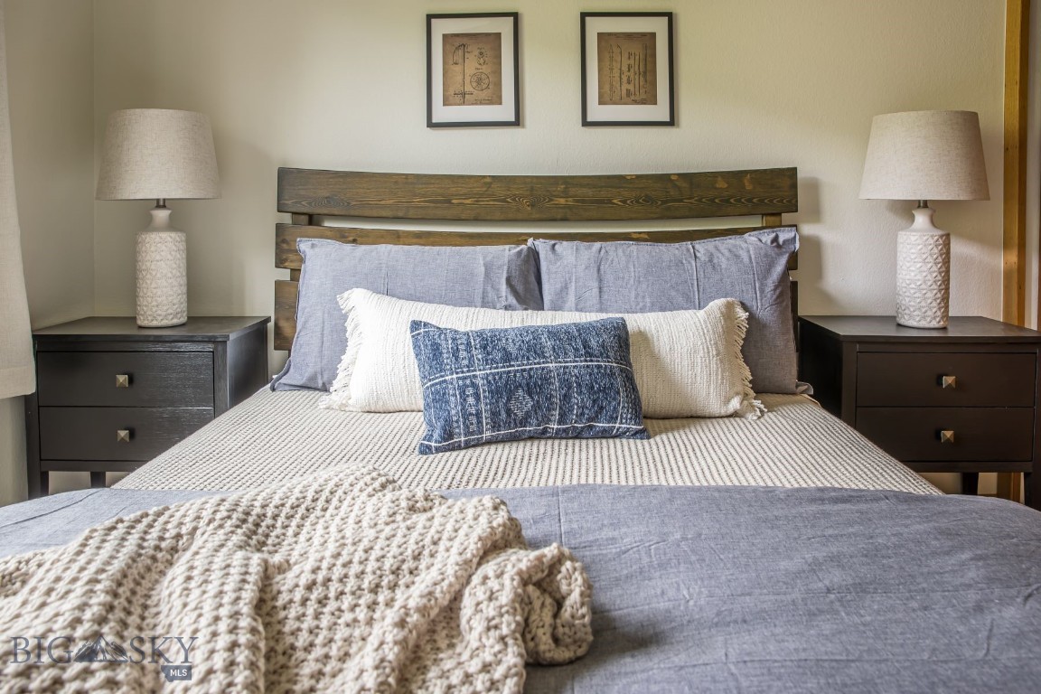 Pine Ridge Condos - Residential