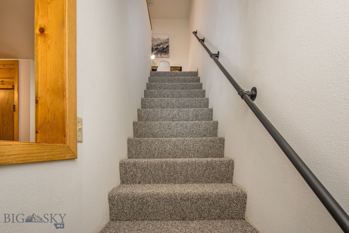 Pine Ridge Condos - Residential