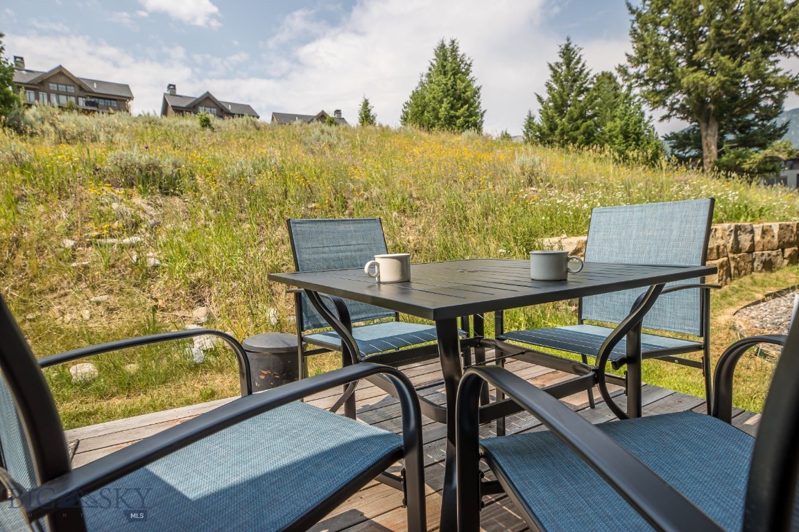 Pine Ridge Condos - Residential