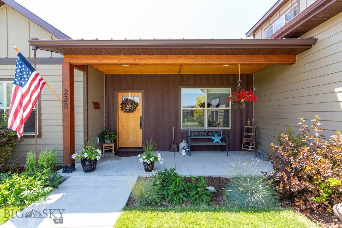 238 Pioneer Crossing Boulevard