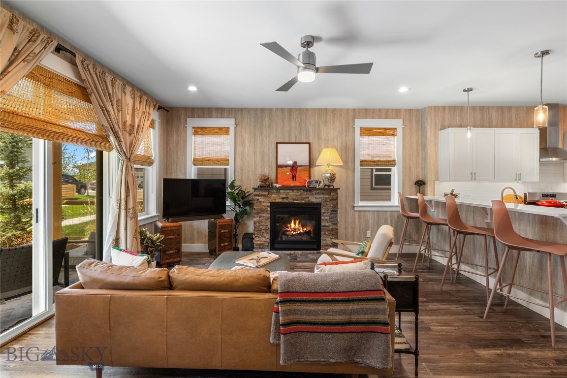 The Lakes at Valley West - Residential