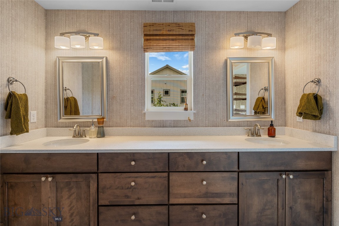 The Lakes at Valley West - Residential