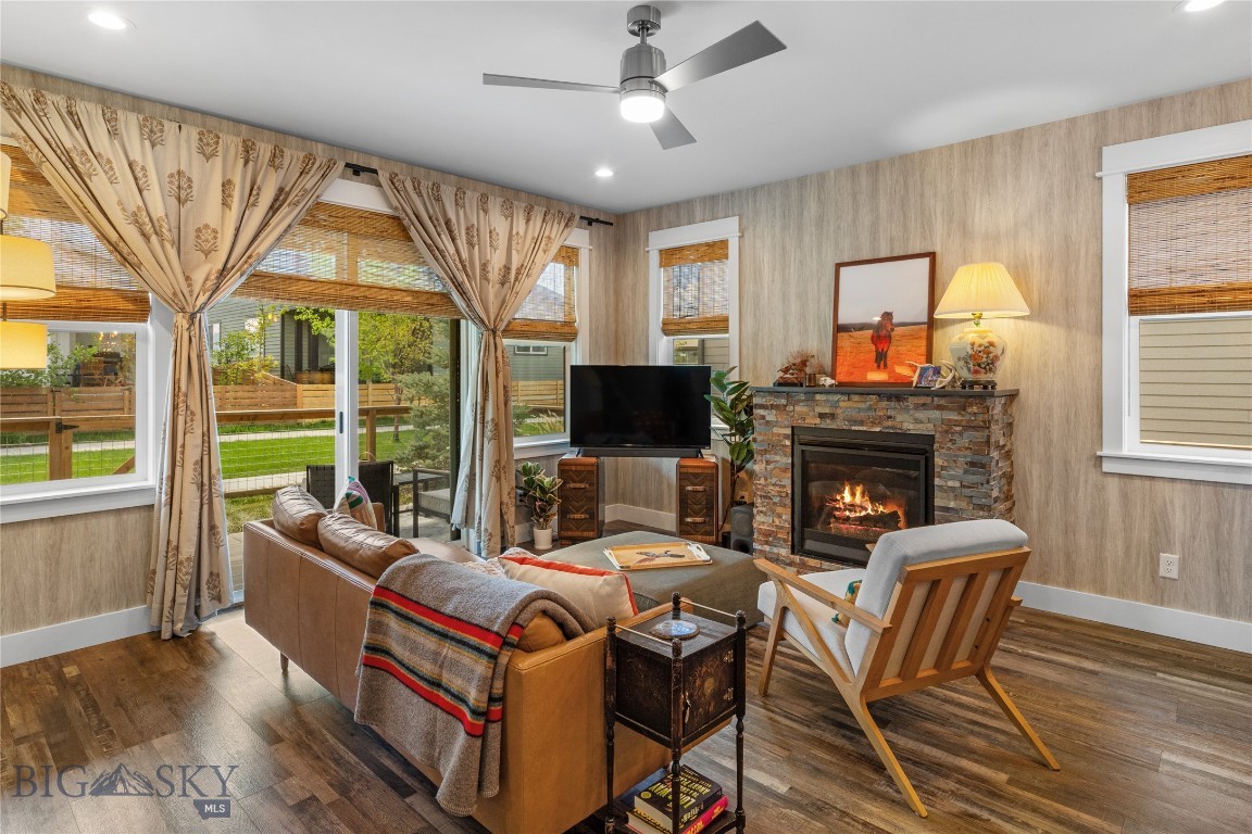 The Lakes at Valley West - Residential