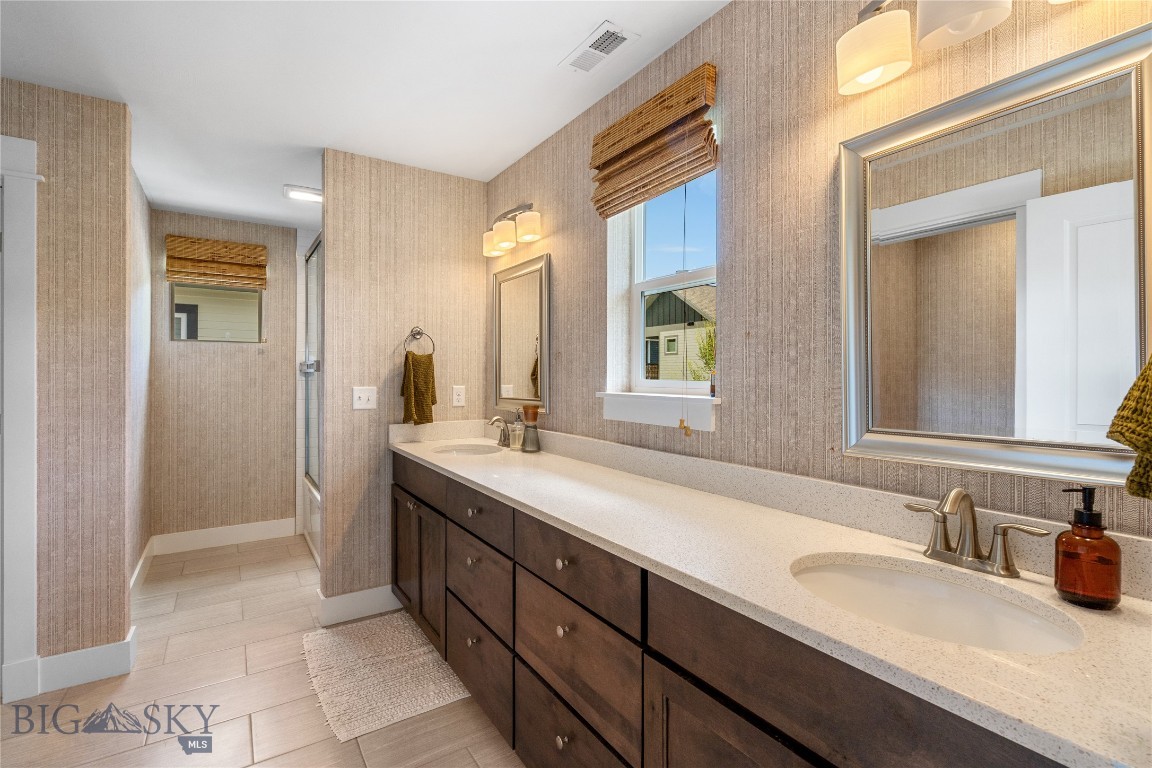 The Lakes at Valley West - Residential