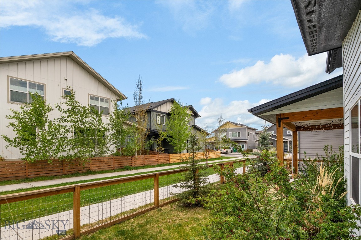 The Lakes at Valley West - Residential