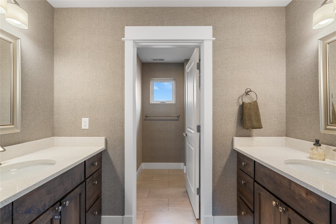 The Lakes at Valley West - Residential