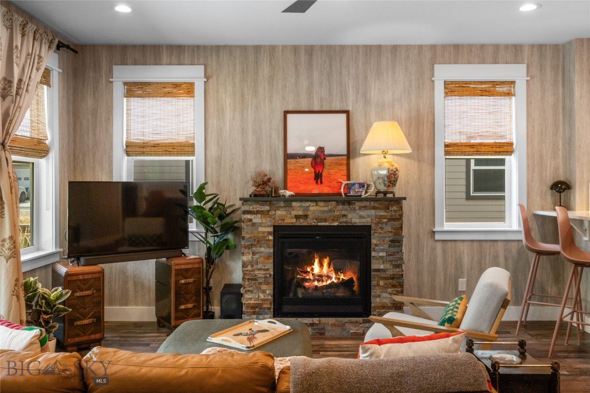 The Lakes at Valley West - Residential