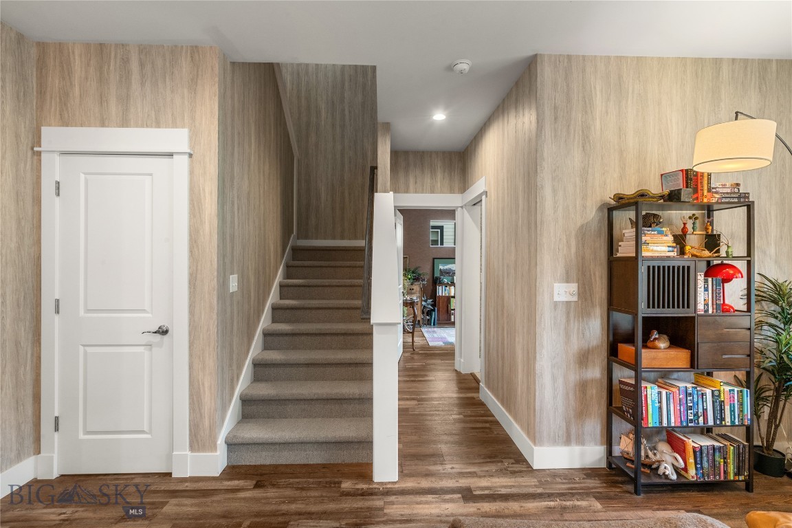 The Lakes at Valley West - Residential
