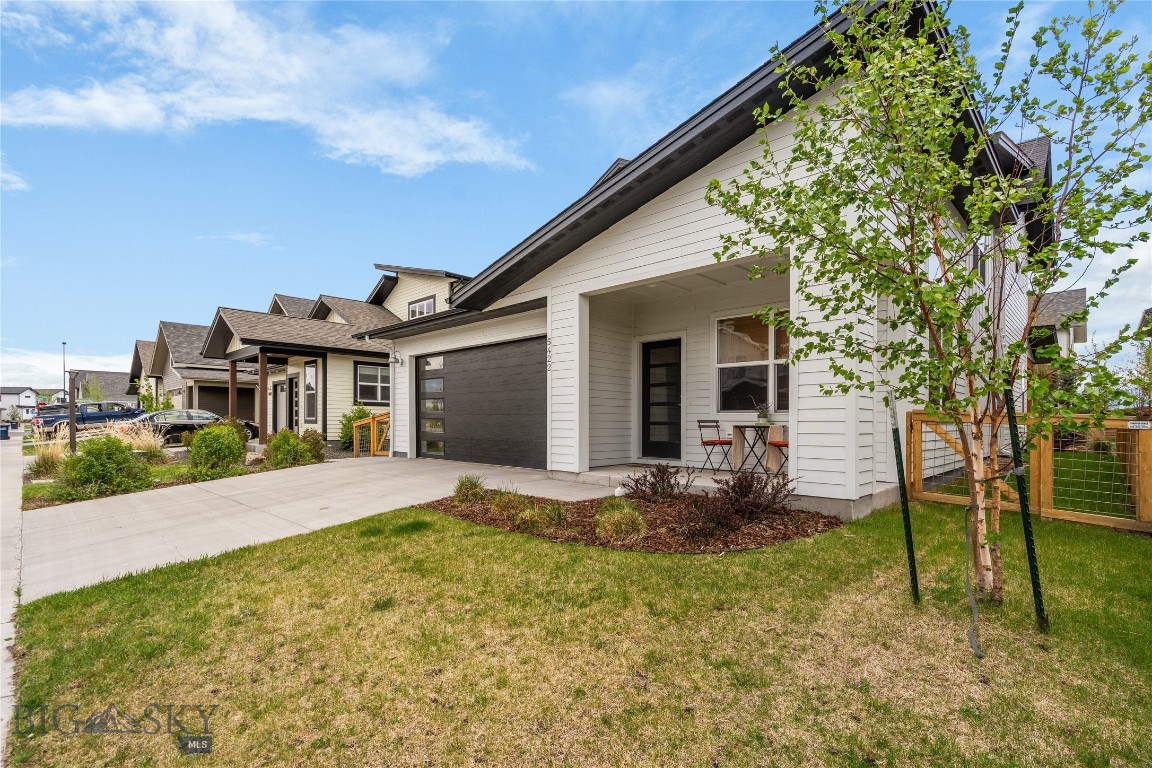 The Lakes at Valley West - Residential