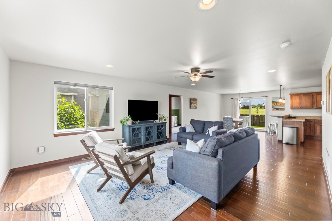 215 Snowy Owl Trail
