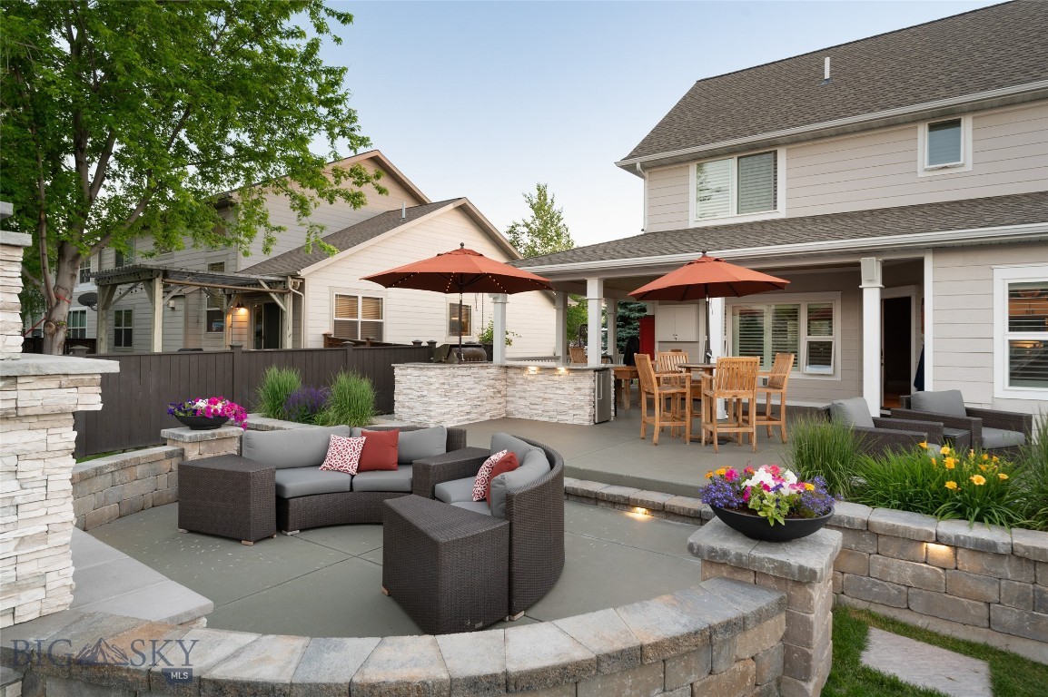 3214 Hillcrest Drive