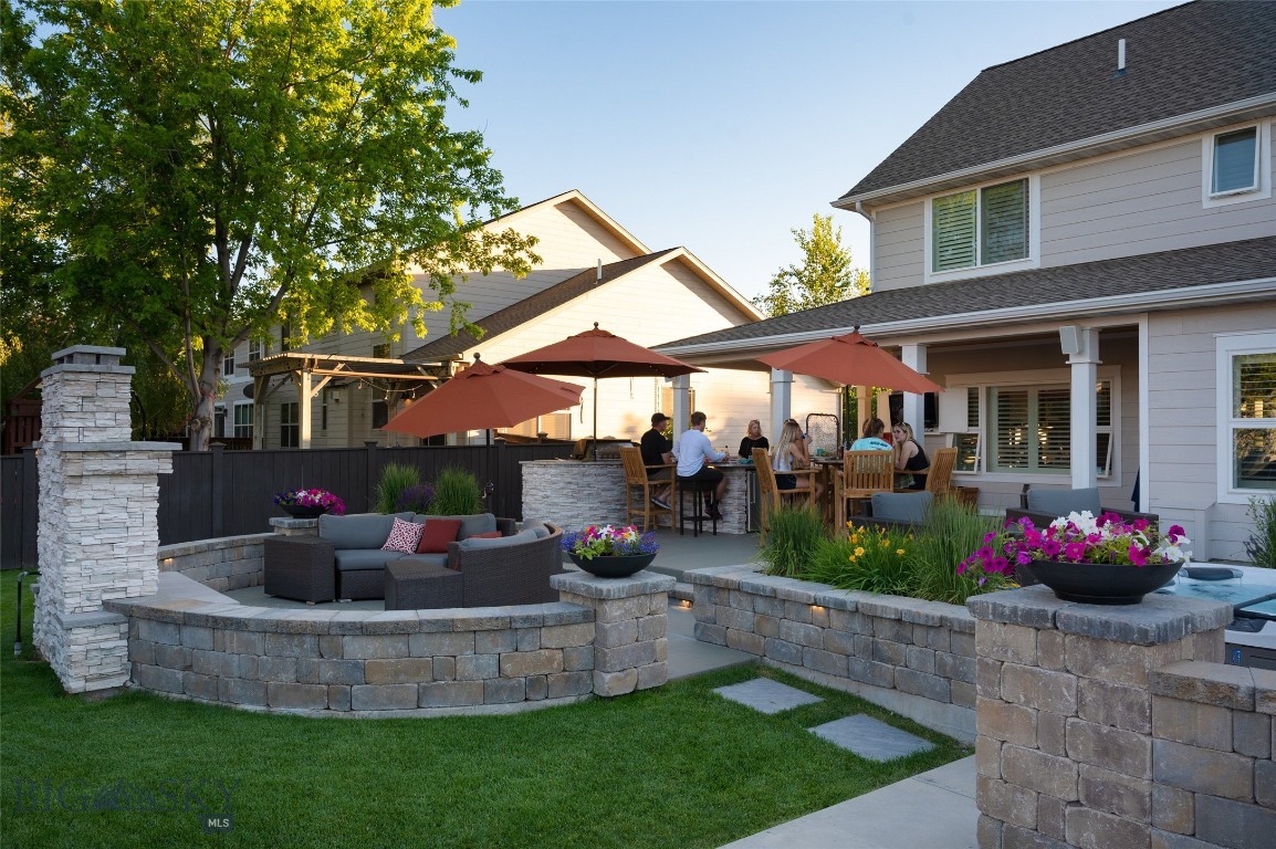 3214 Hillcrest Drive