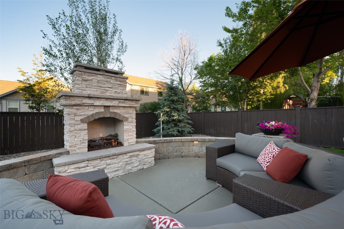 3214 Hillcrest Drive