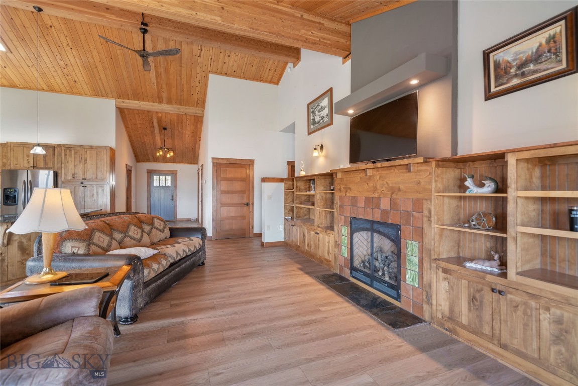 Shining Mountain Unit I - Residential